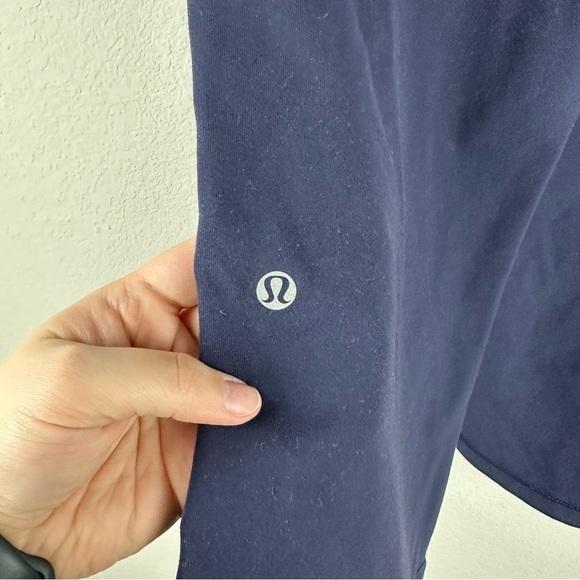Lululemon Dark Blue Cropped Wide Leg Athleisure Pants Size 4 - Picture 4 of 5